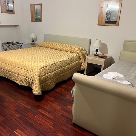Gioviale Rooms Portici Dış mekan fotoğraf