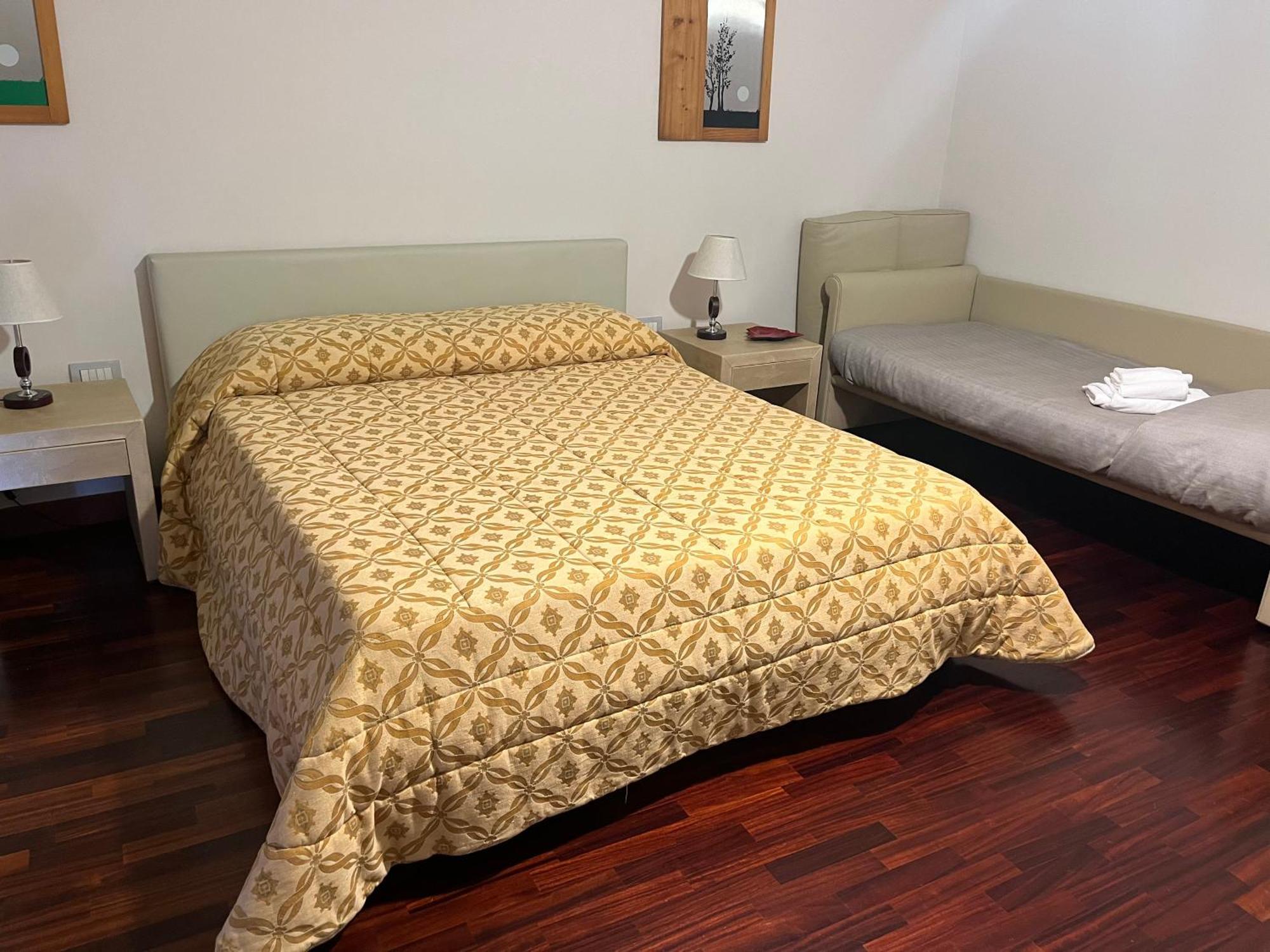 Gioviale Rooms Portici Dış mekan fotoğraf